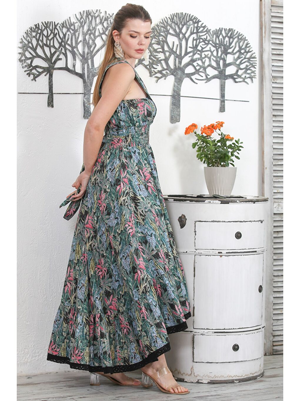 Çam Yeşili Askılı Çiçekli Astarlı Etek Ucu Dantelli Dokuma Lastikli Bel Tasarım Elbise-6