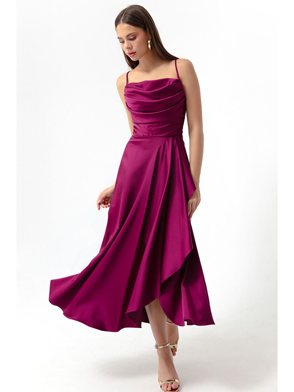 Kadın Mürdüm Volanlı Yırtmaçlı Saten Midi Boy Abiye & Mezuniyet Elbisesi