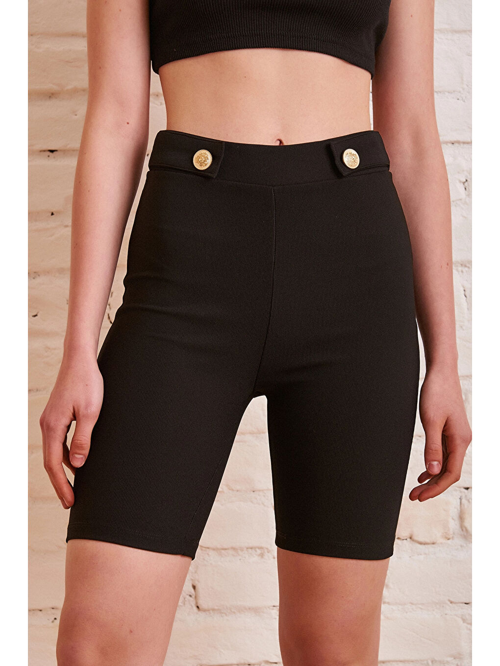 Düğme Detaylı Çelik Şort Siyah-3