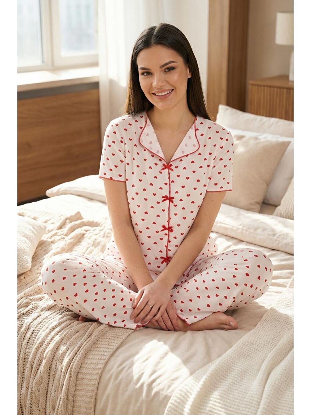 Beyaz Fiyonk Detay Yumuşak Kısa Kol Pijama Takım Kalp