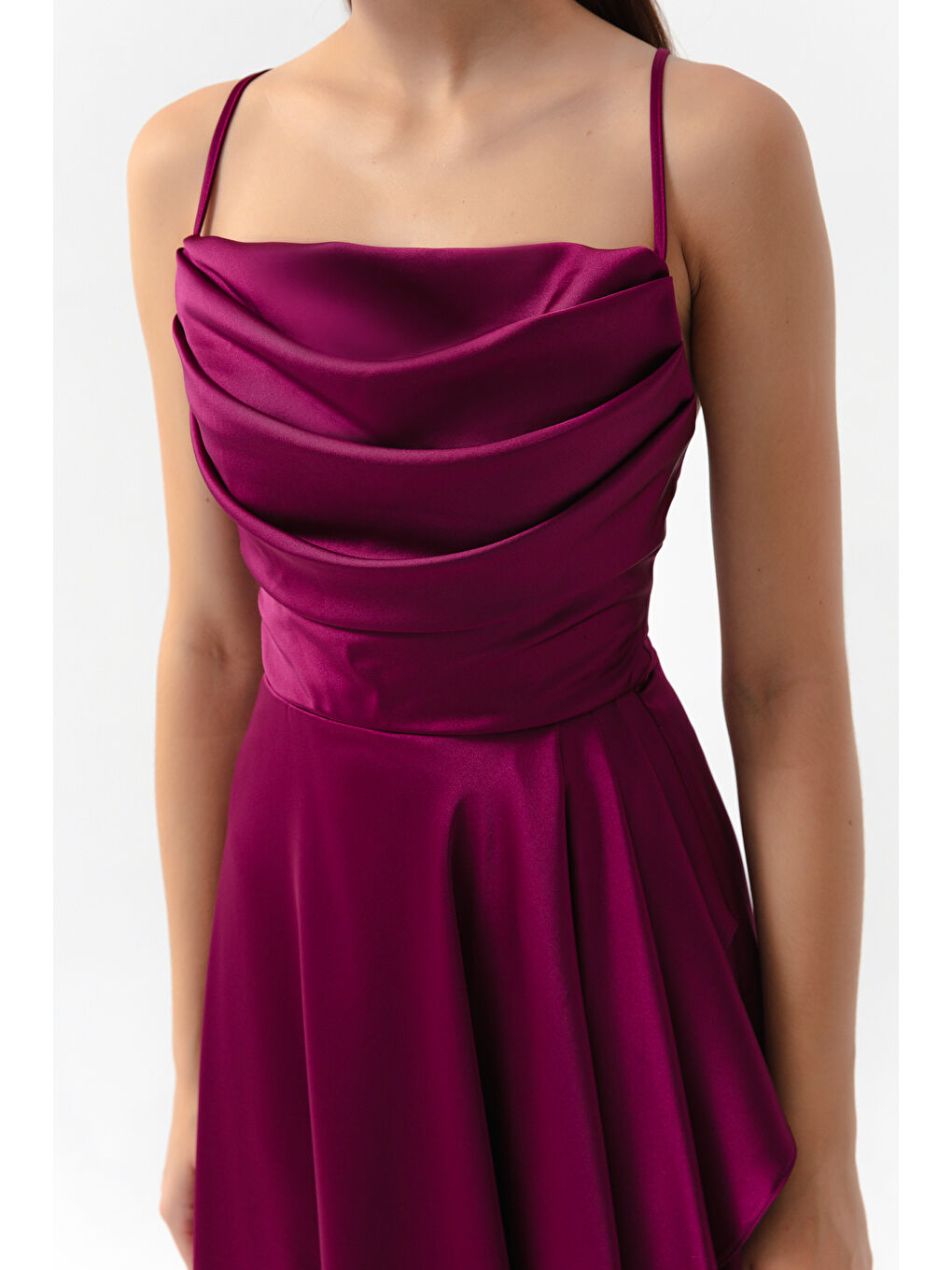 Kadın Mürdüm Volanlı Yırtmaçlı Saten Midi Boy Abiye & Mezuniyet Elbisesi-3