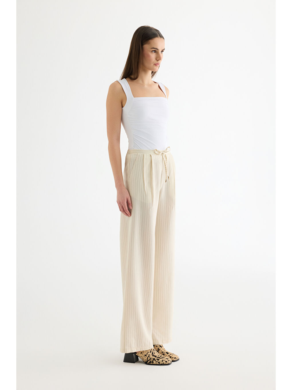 Çizgili Bağcıklı Bol Paça Pantolon Ekru-1