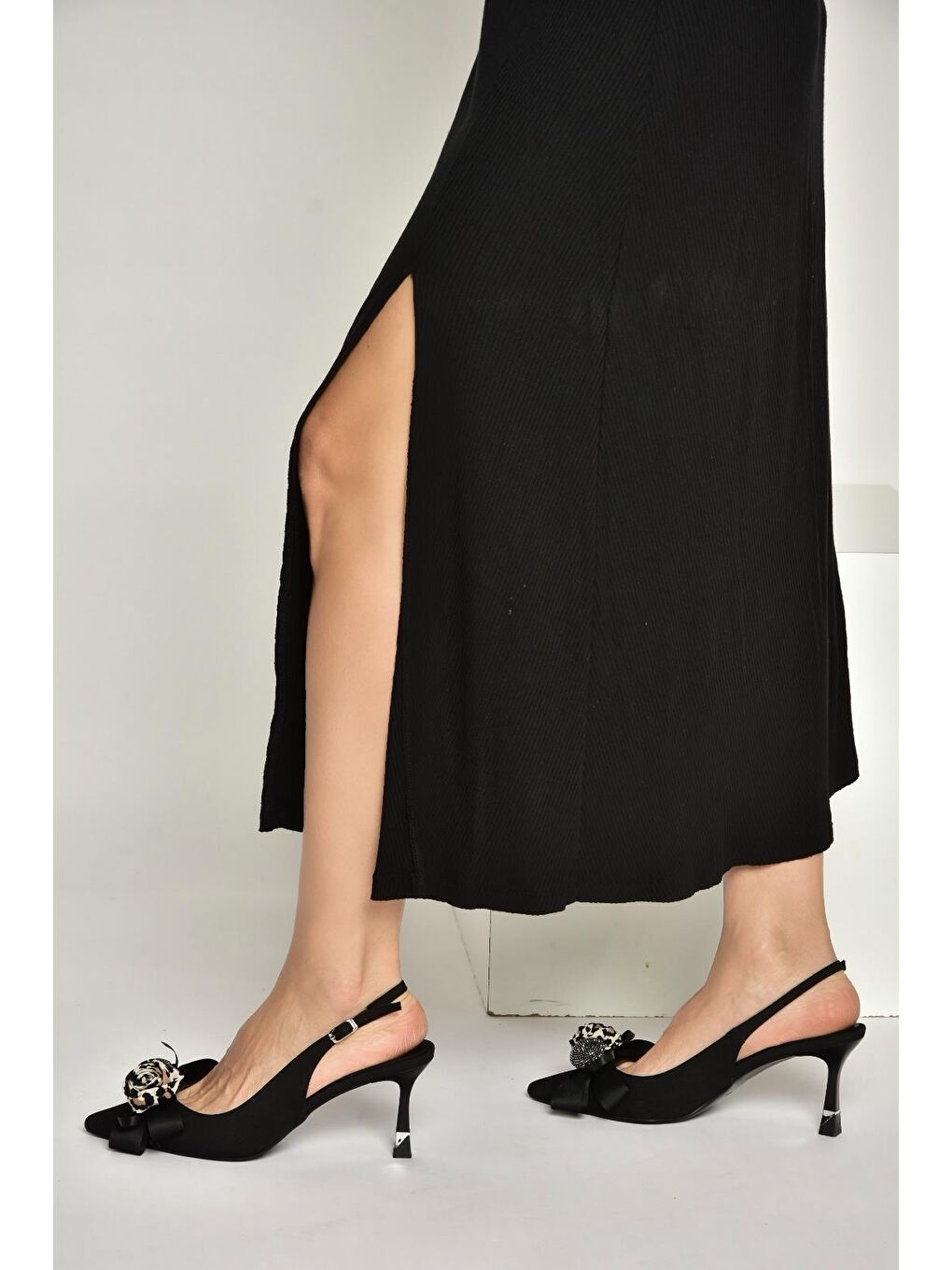 Siyah Kadın Topuklu Ayakkabı Y308202604-2