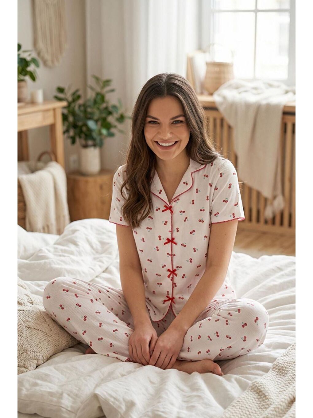 Kırmızı Fiyonk Detay Yumuşak Kısa Kol Pijama Takım Kiraz