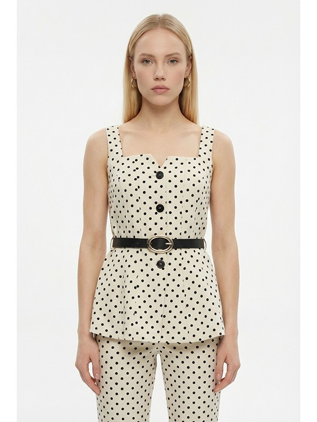 Ekru Puantiyeli Kemerli Kare Yaka Bluz Krem