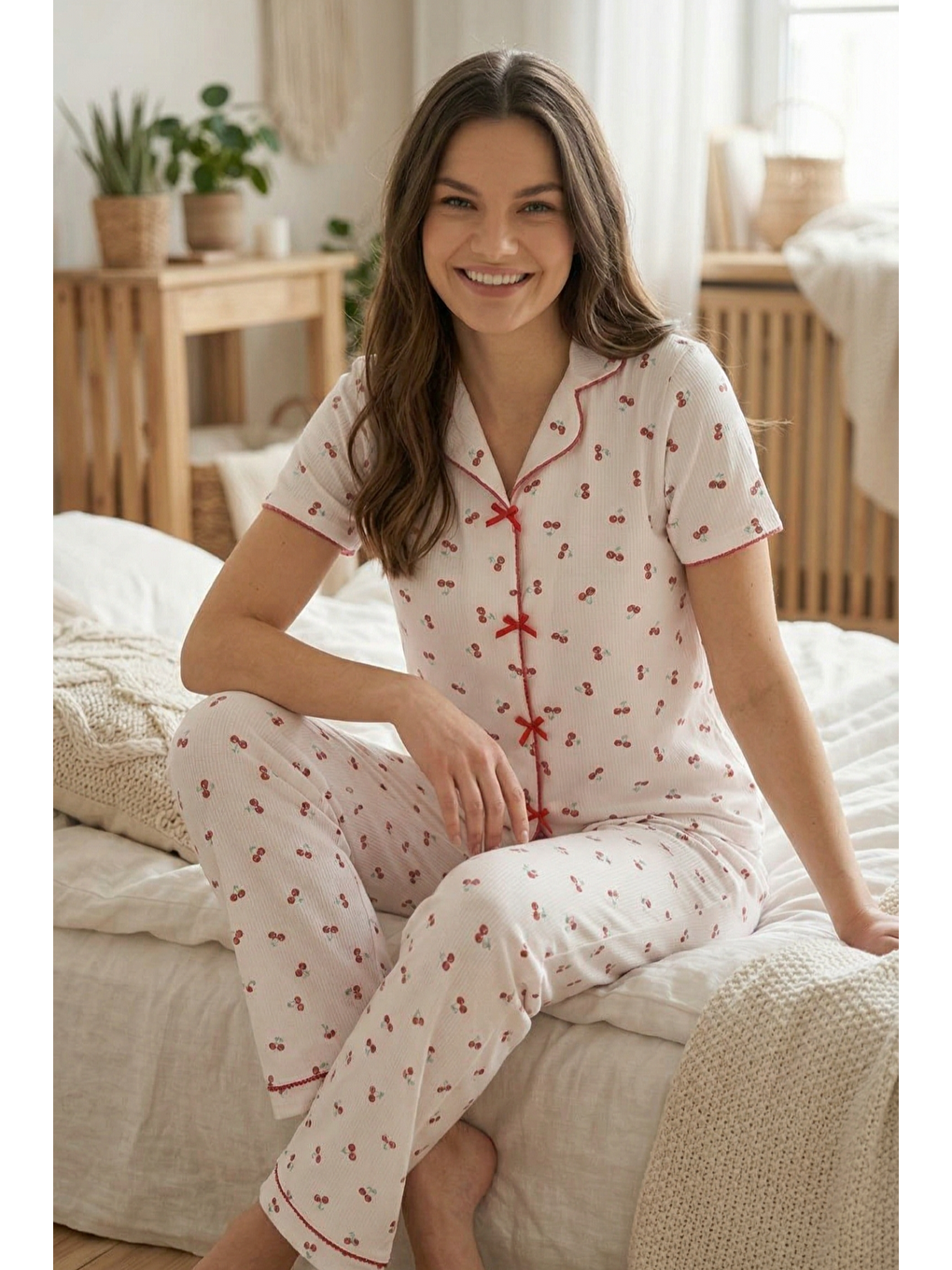 Kırmızı Fiyonk Detay Yumuşak Kısa Kol Pijama Takım Kiraz-3