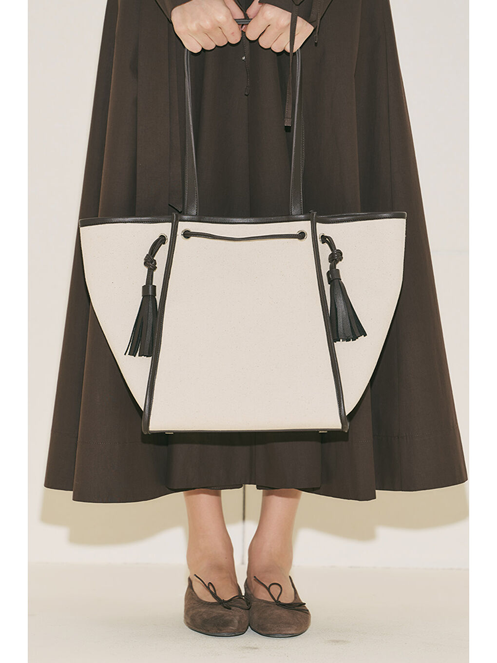 Kanvas Püsküllü Cıty Çanta Kahverengi-10