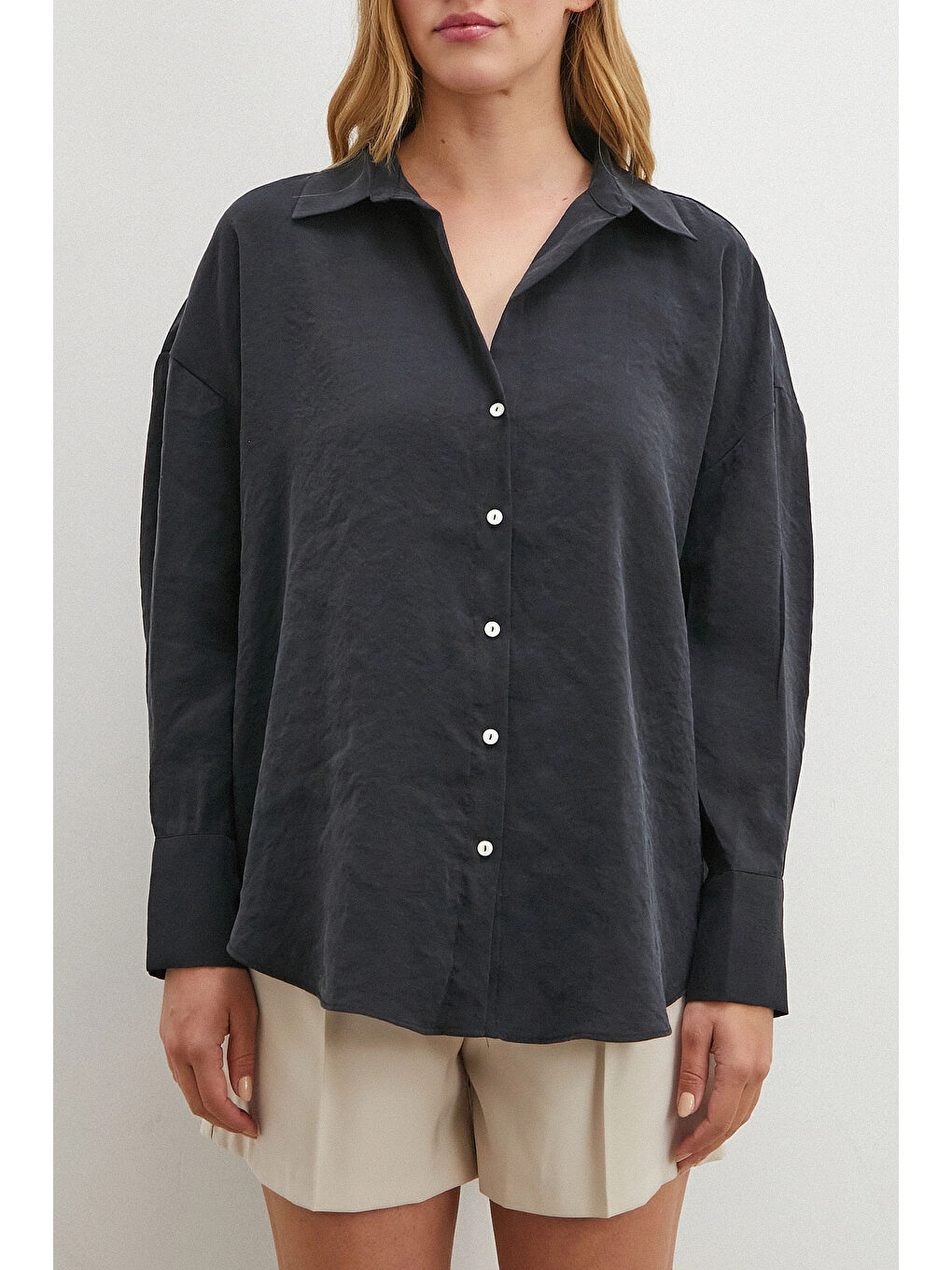 Modal V Yaka Gömlek Siyah-1