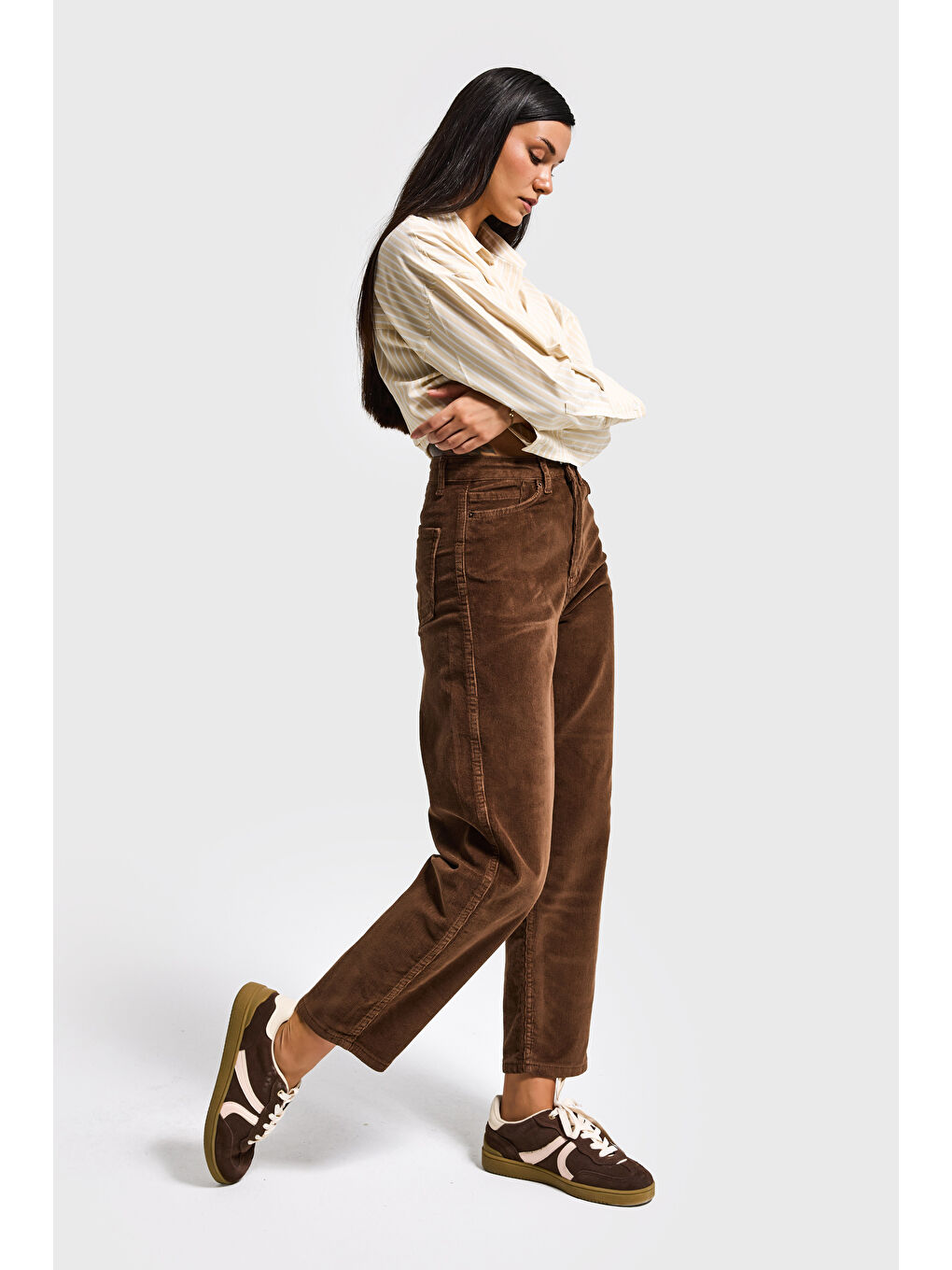 Kahverengi Kadın Kahve Renk 26w5-42 Relax Fit Elastan Kumaş Velvet Kadife Kumaş Pantolon-4