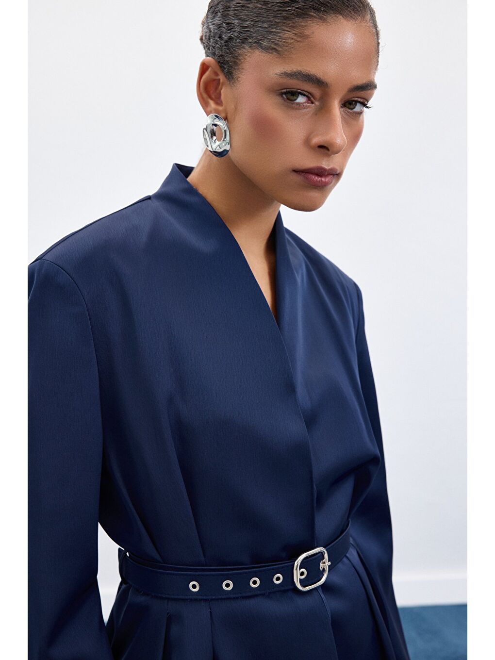 Lisa Kemerli Saten Ceket - Lacivert-1