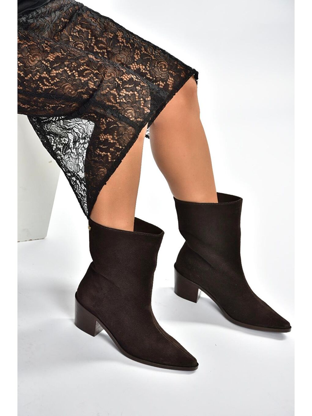 Kahverengi Kadın Bot V654082002-2