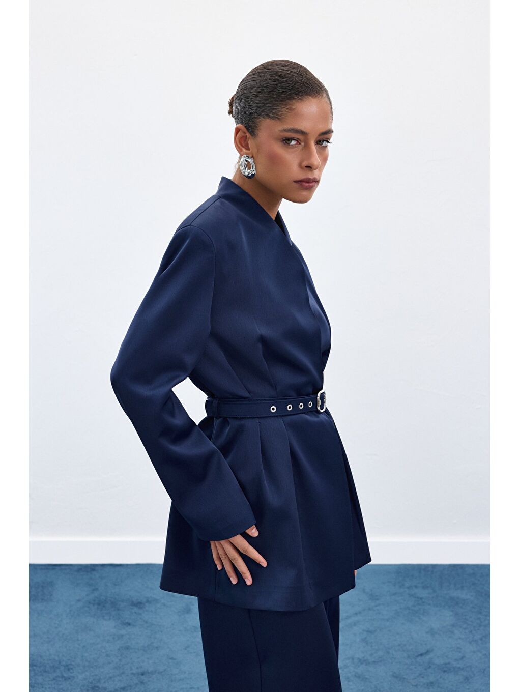 Lisa Kemerli Saten Ceket - Lacivert-4