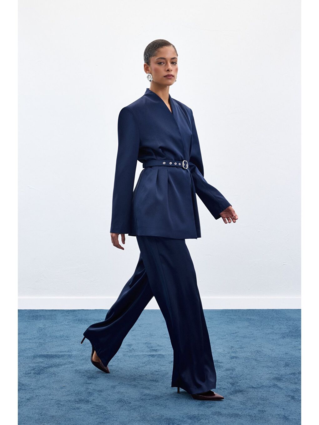 Lisa Kemerli Saten Ceket - Lacivert-5