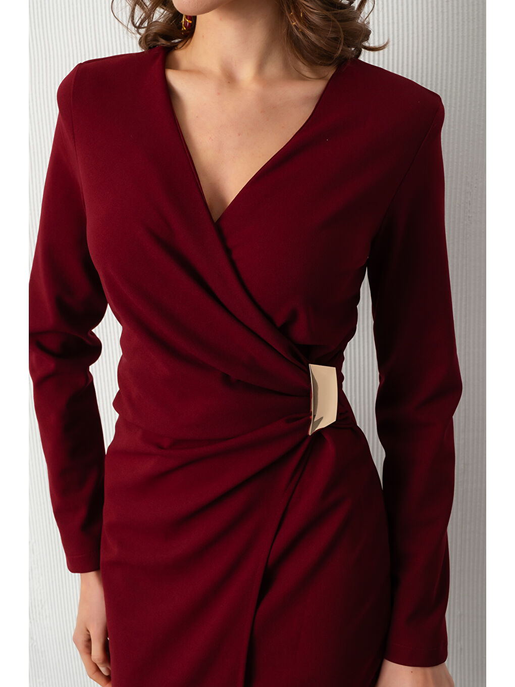 Kadın Bordo Aksesuar Detay Midi Davet Elbisesi-4