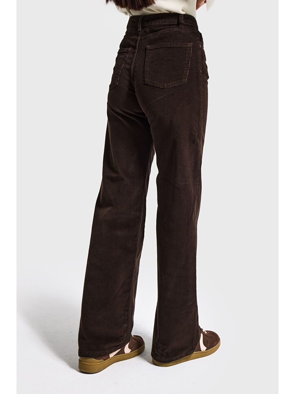 Kahverengi Kadın Acı Kahve 26w5-136 Straight Cropped Fit Elastan Velvet Kadife Kumaş Pantolon-4