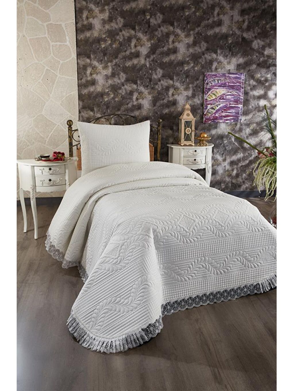 Karışık Limena Dantelli Kapitoneli Tek Kişilik Yatak Örtüsü Krem-1