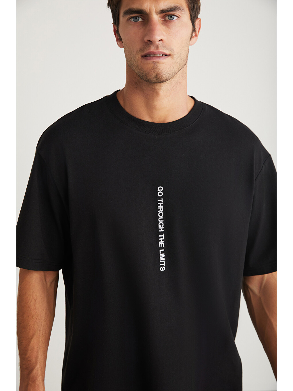 Harald Erkek Bisiklet Yaka %100 Pamuk Baskı Detaylı Siyah T-shirt-3