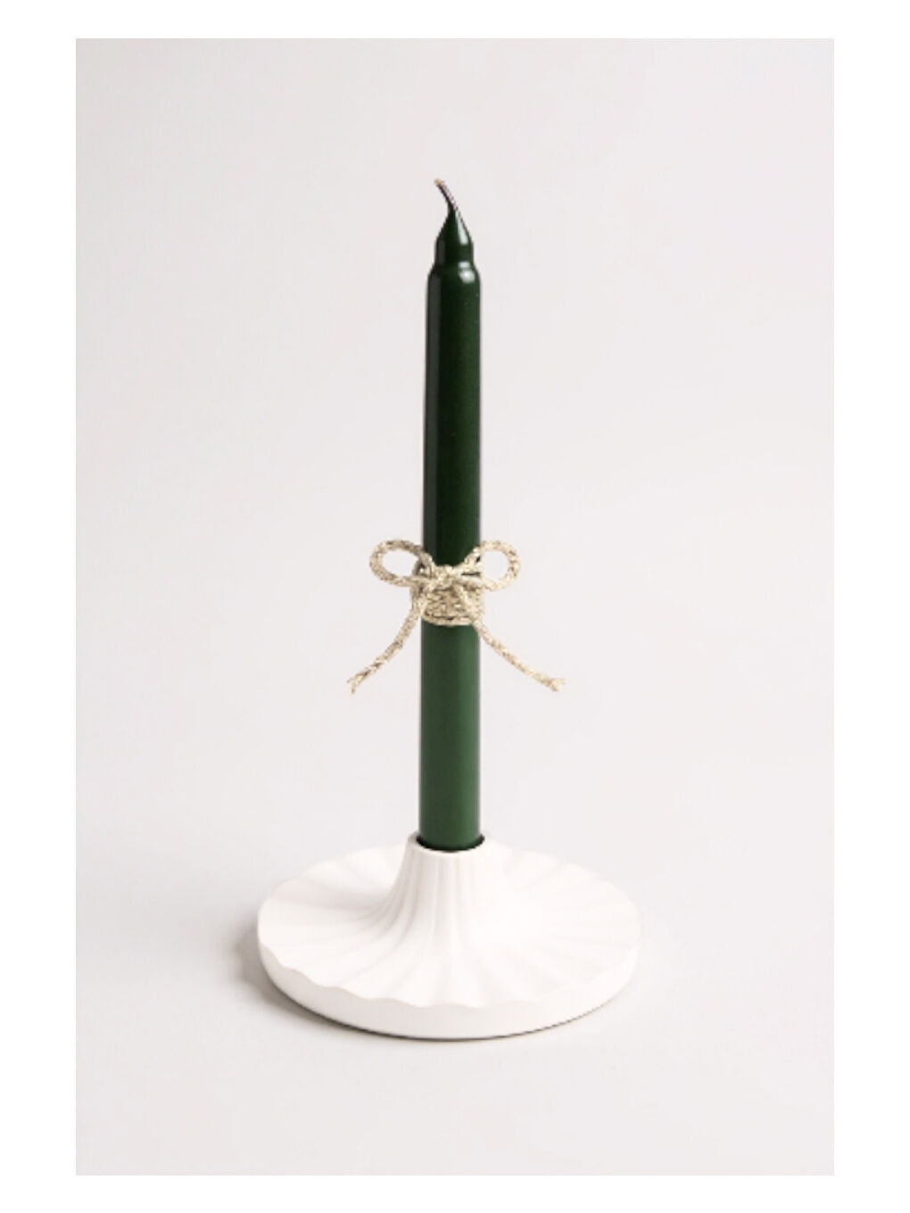 Dekoratif Pileli Beyaz Şamdanlık ve Yeşil Mum | İskandinav Tarzı | Taş Tozu El Yapımı Mumluk