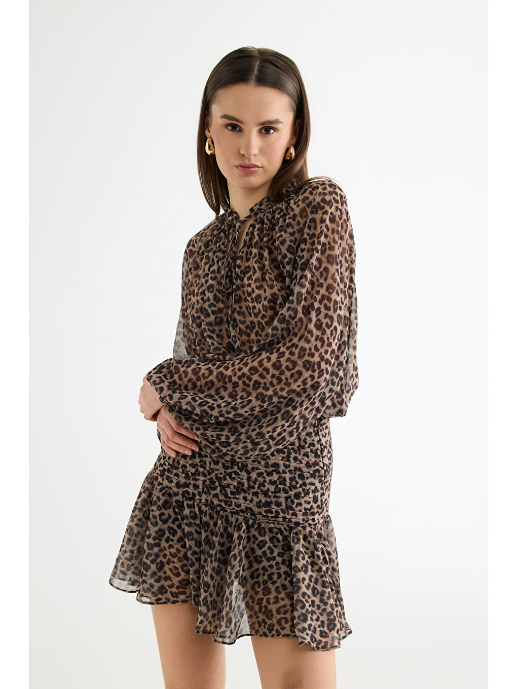 Leopar Desenli Bağcıklı Şifon Bluz Kahverengi-3