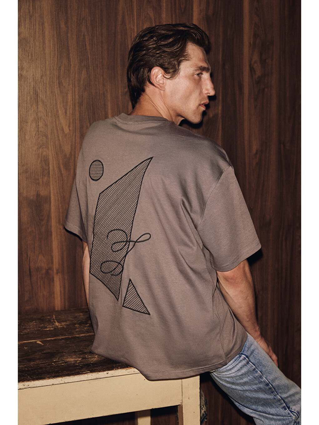 Asela Erkek Ön Ve Arkası Nakış Detaylı Kısa Kollu Gri T-shirt-3
