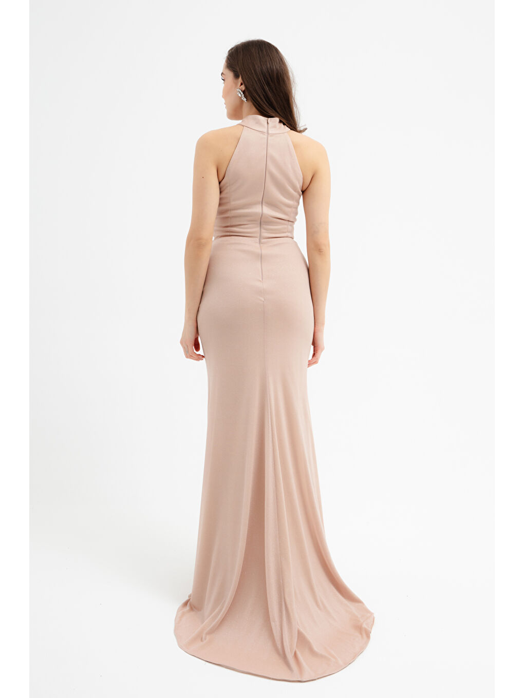 Kadın Bej Halter Yaka Yırtmaçlı Uzun Simli Abiye Elbise-4