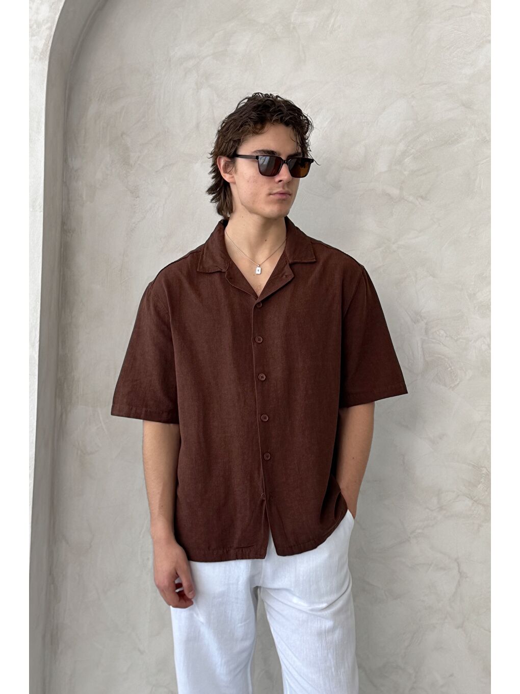 Kahverengi Erkek Oversize Apaş Yaka Kısa Kollu Keten Gömlek-2