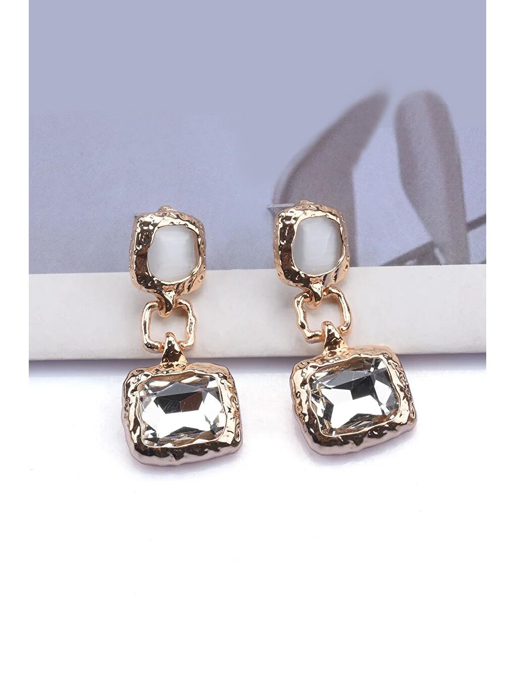 Beyaz Gold Renk Sedefli Renk  Abiye Sallantılı Vintage Kadın Küpe