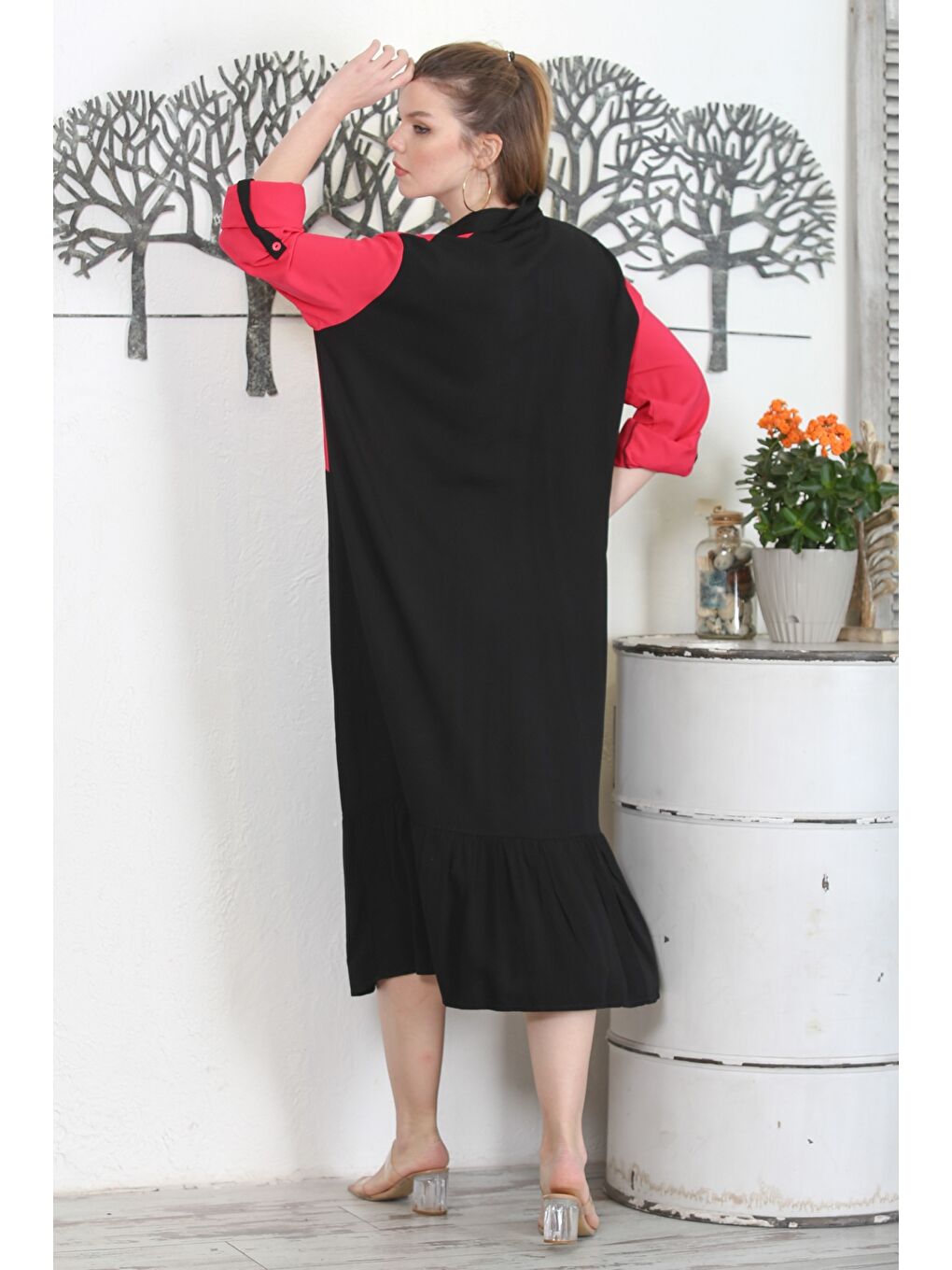 Siyah Yeşil-Fuşya Gömlek Yaka Düğmeli Uzun Kollu Eteği Fırfırlı Nakışlı Casual Dokuma Elbise-5