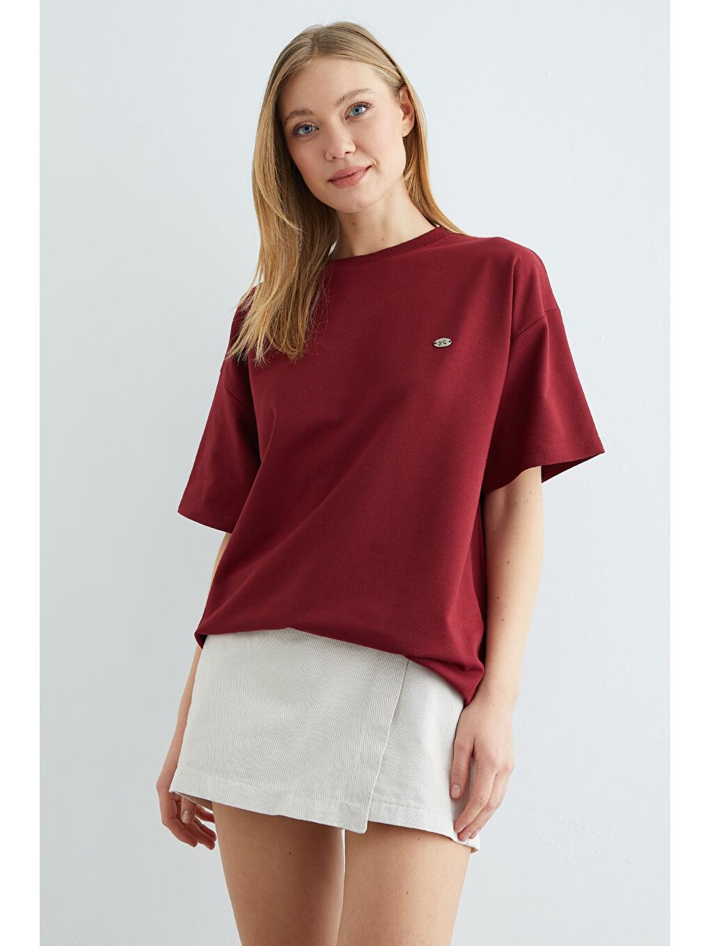 Bordo Fiyonk Aksesuarlı Bisiklet Yaka Oversize Tişört-2