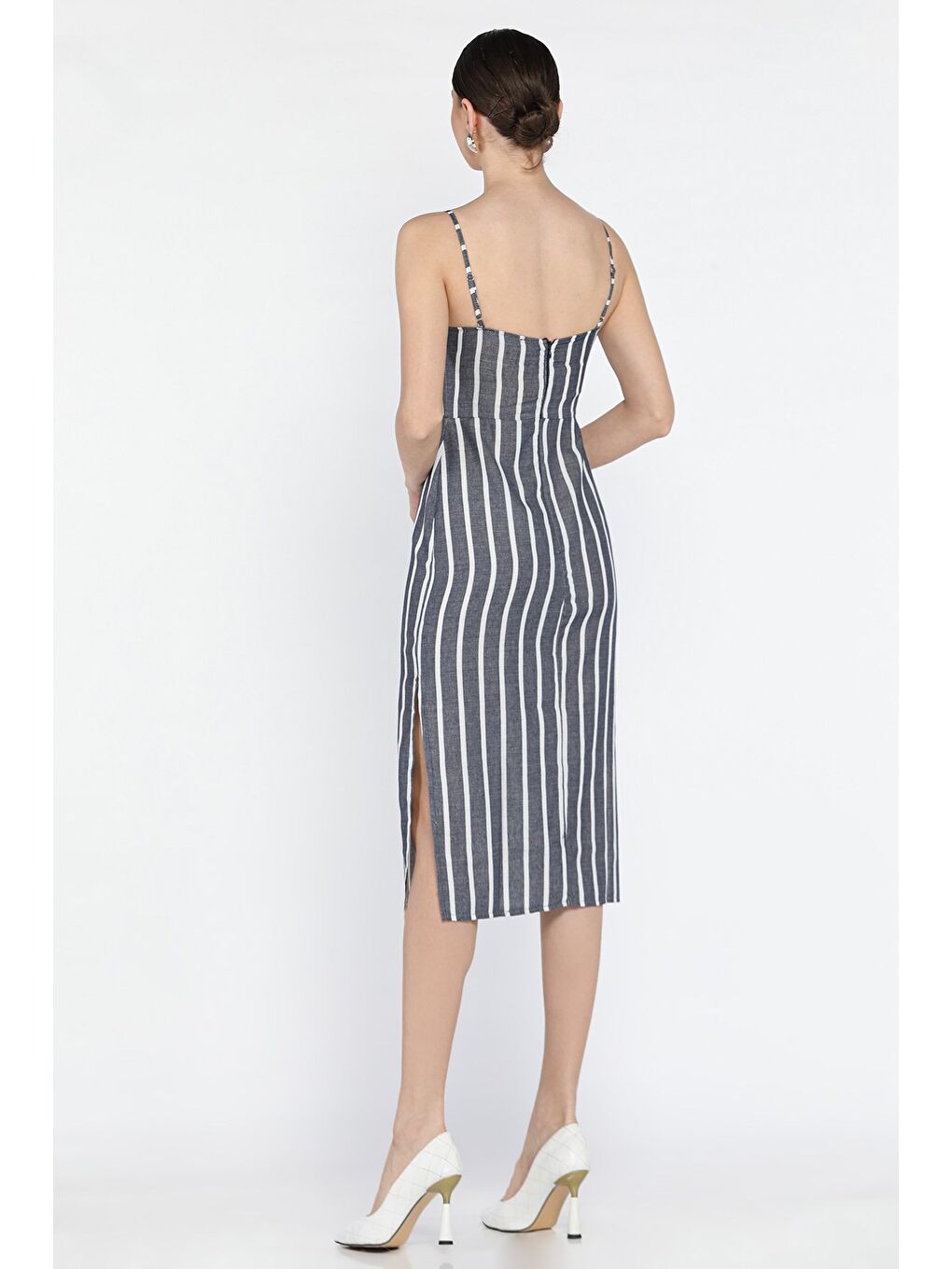 Lacivert Kadın Ayarlanabilir Askılı Çizgi Desenli Yırtmaç Detaylı Elbise-1