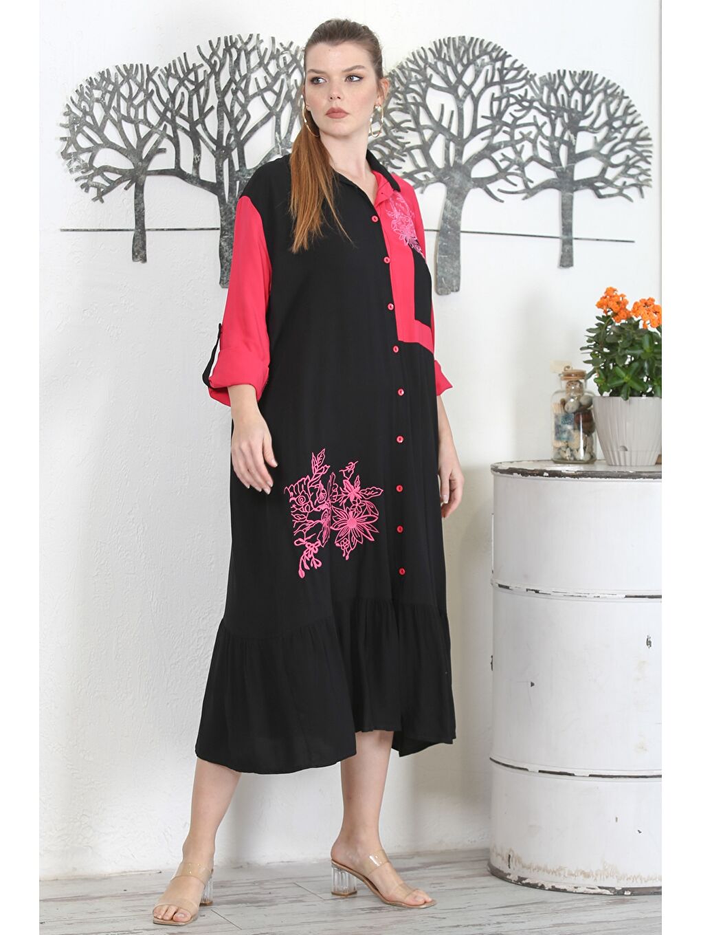 Siyah Yeşil-Fuşya Gömlek Yaka Düğmeli Uzun Kollu Eteği Fırfırlı Nakışlı Casual Dokuma Elbise-6