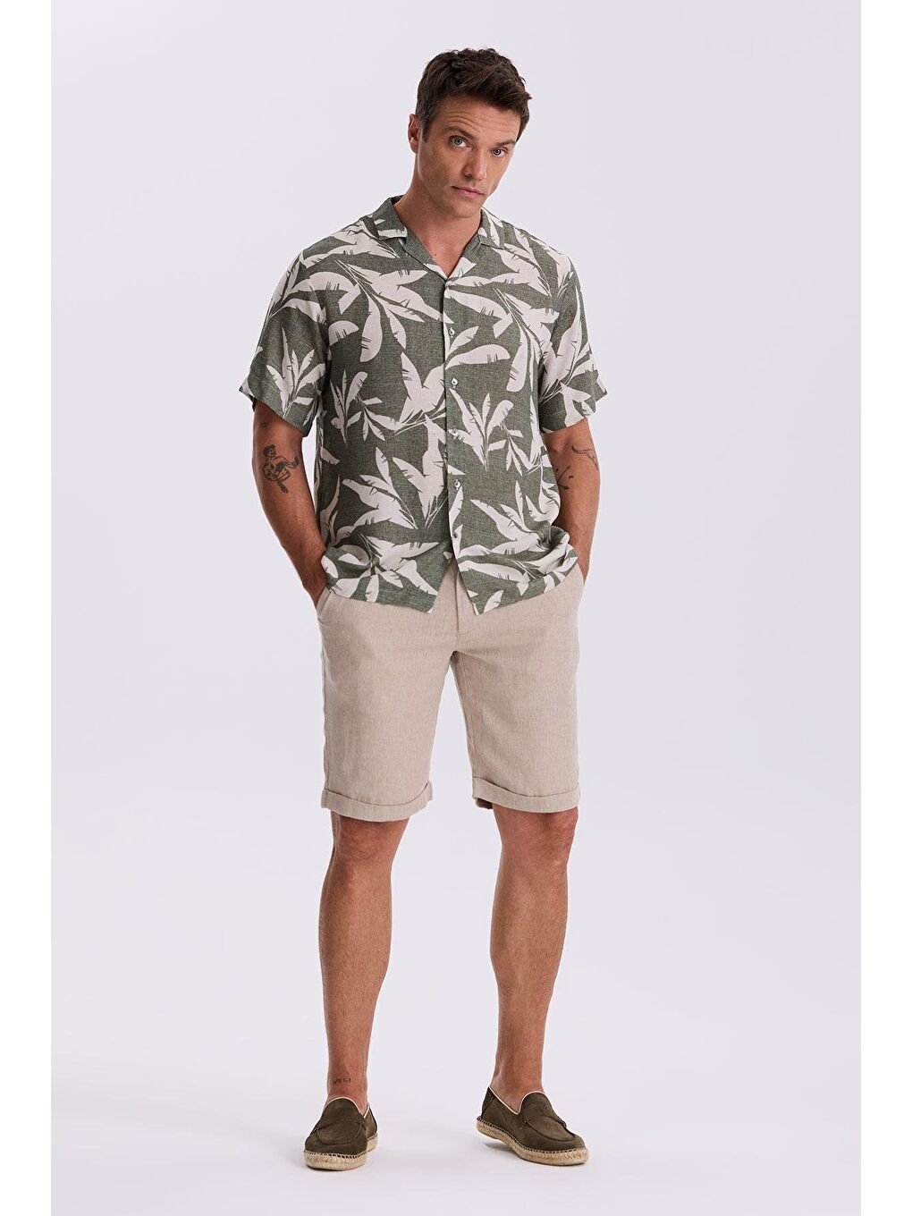 Bej Comfort Fit Keten Dokulu Rahat Kesim Duble Paça Şort-1