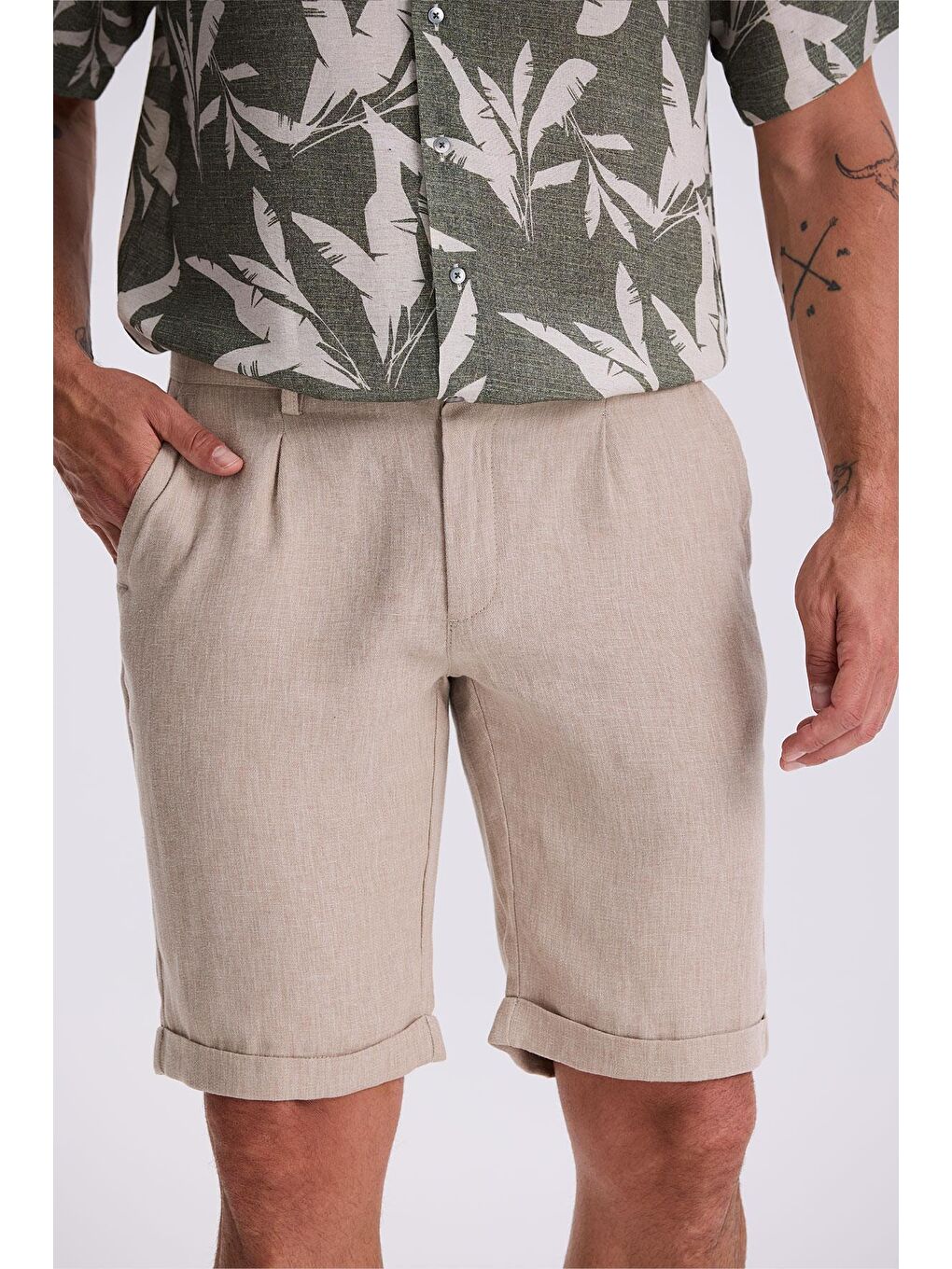 Bej Comfort Fit Keten Dokulu Rahat Kesim Duble Paça Şort-2