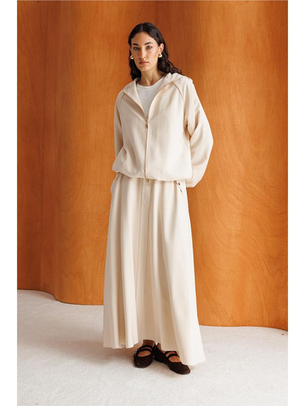 Geniş Volanlı Cepli Bej Rengi Evaze Maksi Etek-1