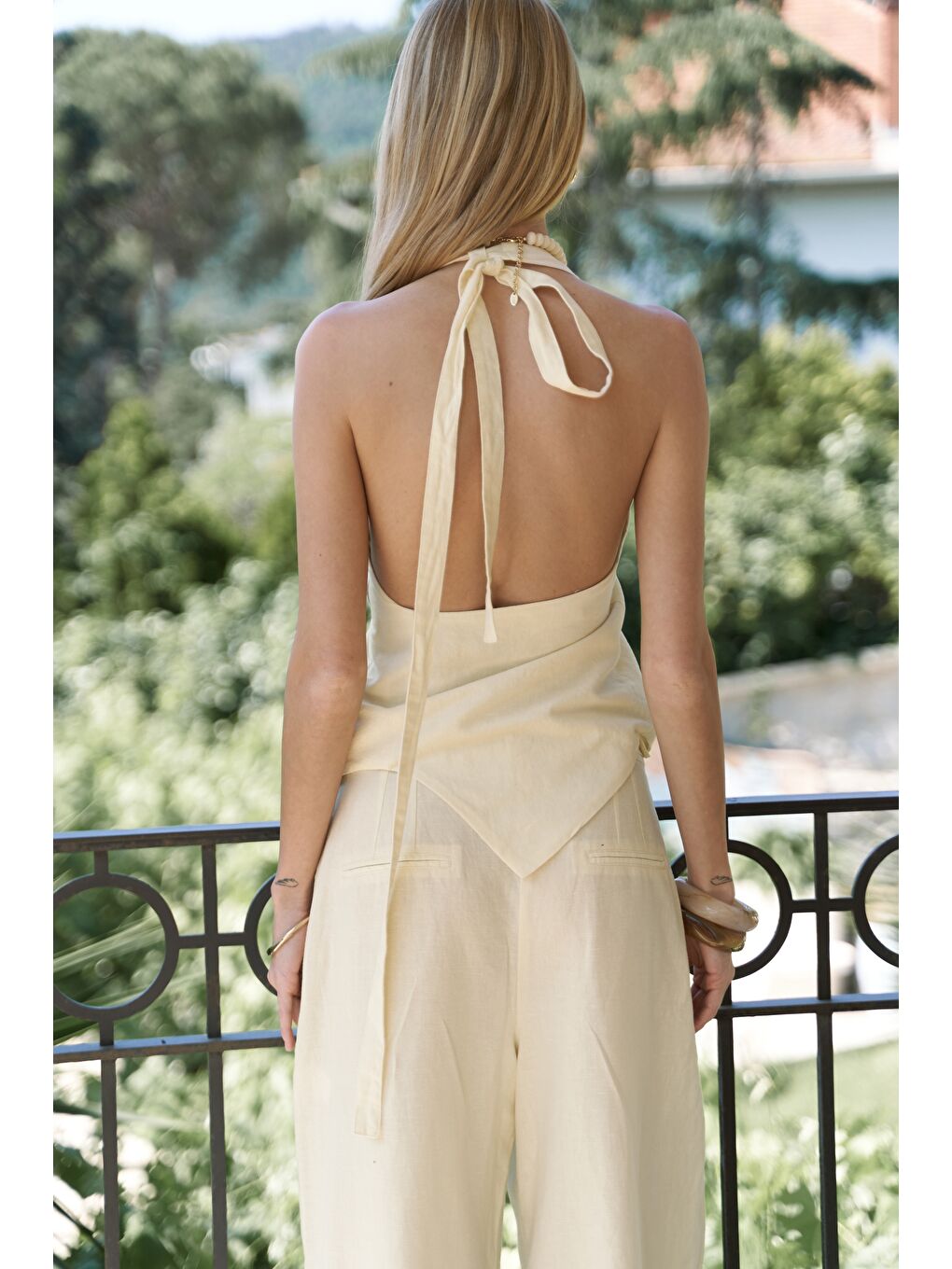 Onagho Boyundan Bağlı Sarı Crop-4