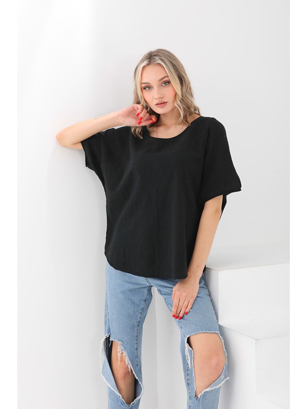 Siyah Kayık Yaka Kısa Kol Yıkamalı Pamuklu Dokuma Basic Casual Bluz-4