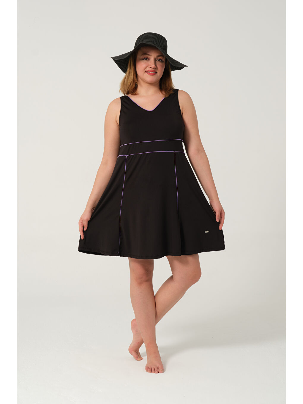 Siyah Kadın Büyük Beden Şortlu Hızlı Kuruyan Kalın Askılı Biyeli Şortlu Elbise Mayo