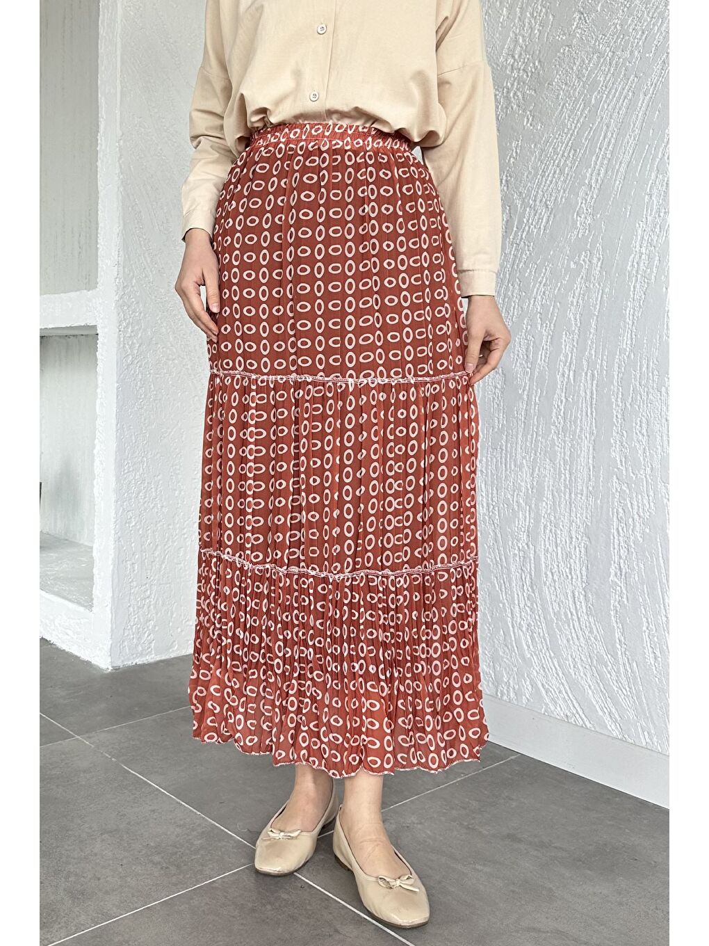 Kahverengi Bel Lastikli Desenli Şifon Tesettür Etek