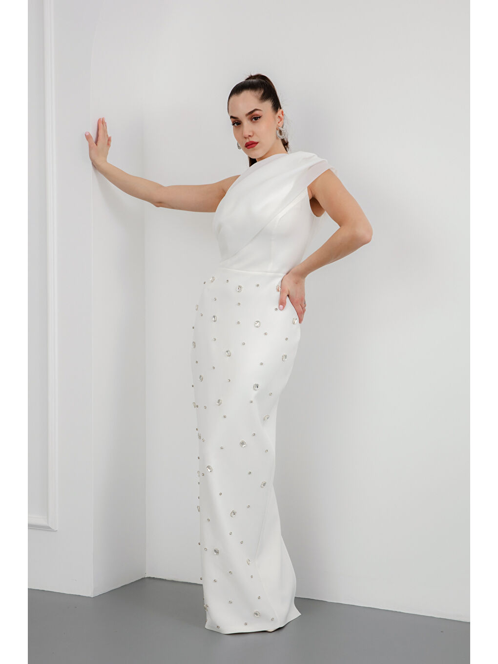Kadın Beyaz Tek Omuz Taşlı Söz Nişan Nikah Abiye Elbise