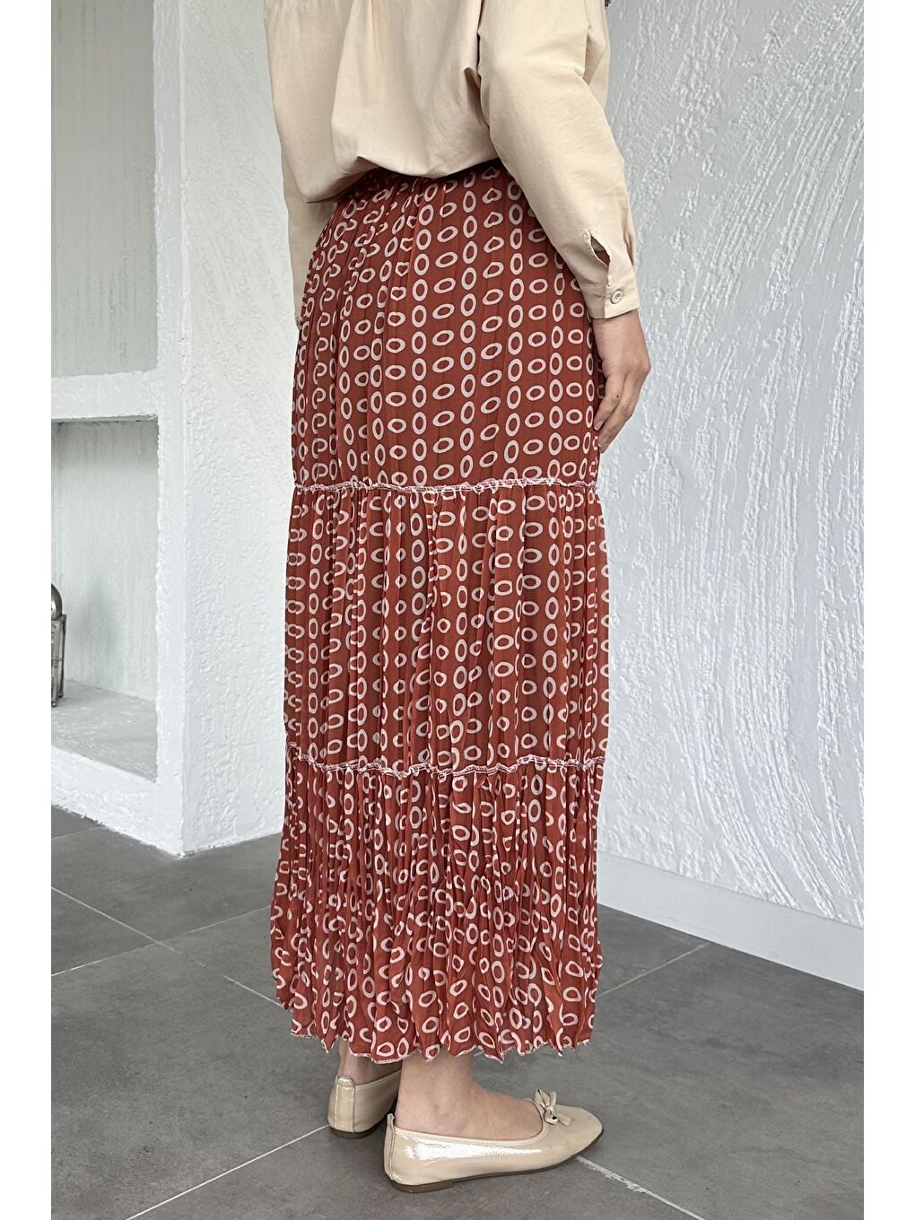 Kahverengi Bel Lastikli Desenli Şifon Tesettür Etek-5