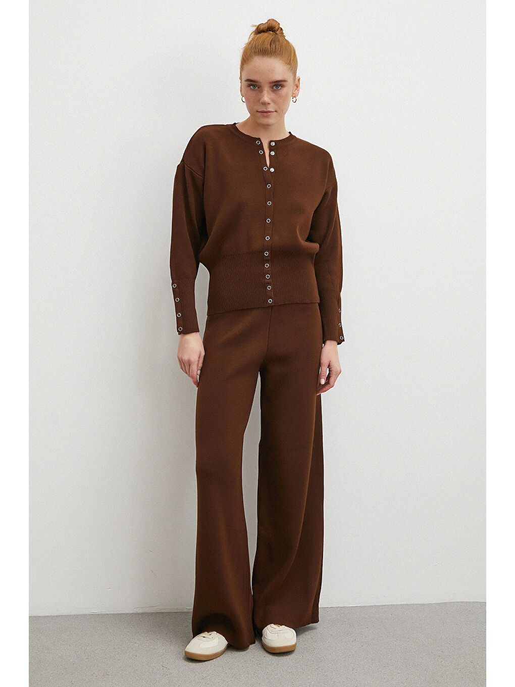 Karışık Çıtçıtlı Pantolonlu Triko Takım Kahve-2