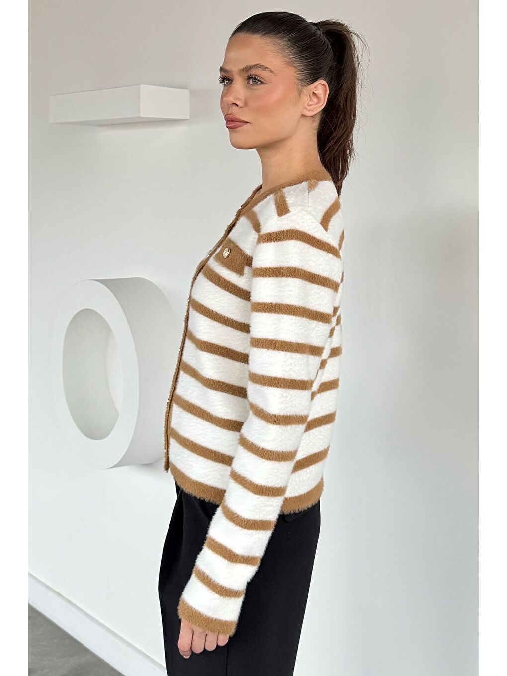 Bej Kadın Çizgi Desenli Gold Düğmeli Yumoş Triko Ceket (s-m-l-xl Beden Uyumludur.)-3