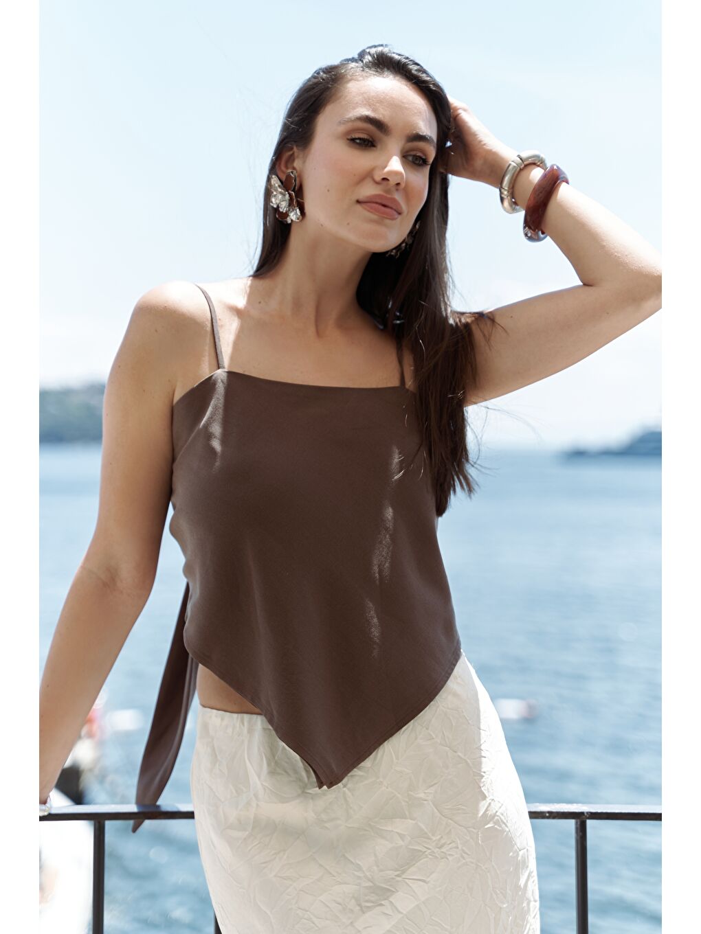 Kahverengi Alytih Üçgen Detay Soft Kahve Crop