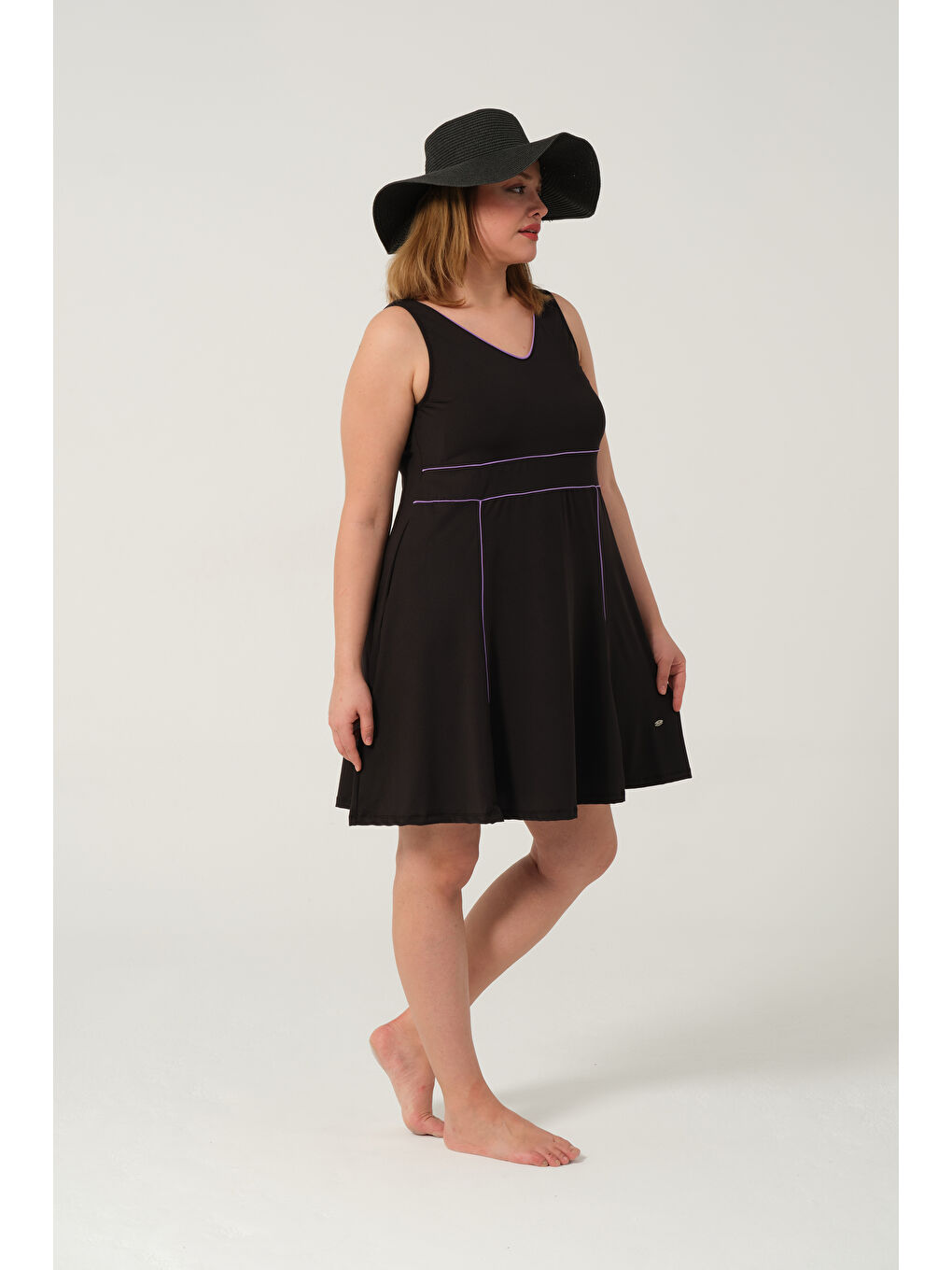 Siyah Kadın Büyük Beden Şortlu Hızlı Kuruyan Kalın Askılı Biyeli Şortlu Elbise Mayo-3