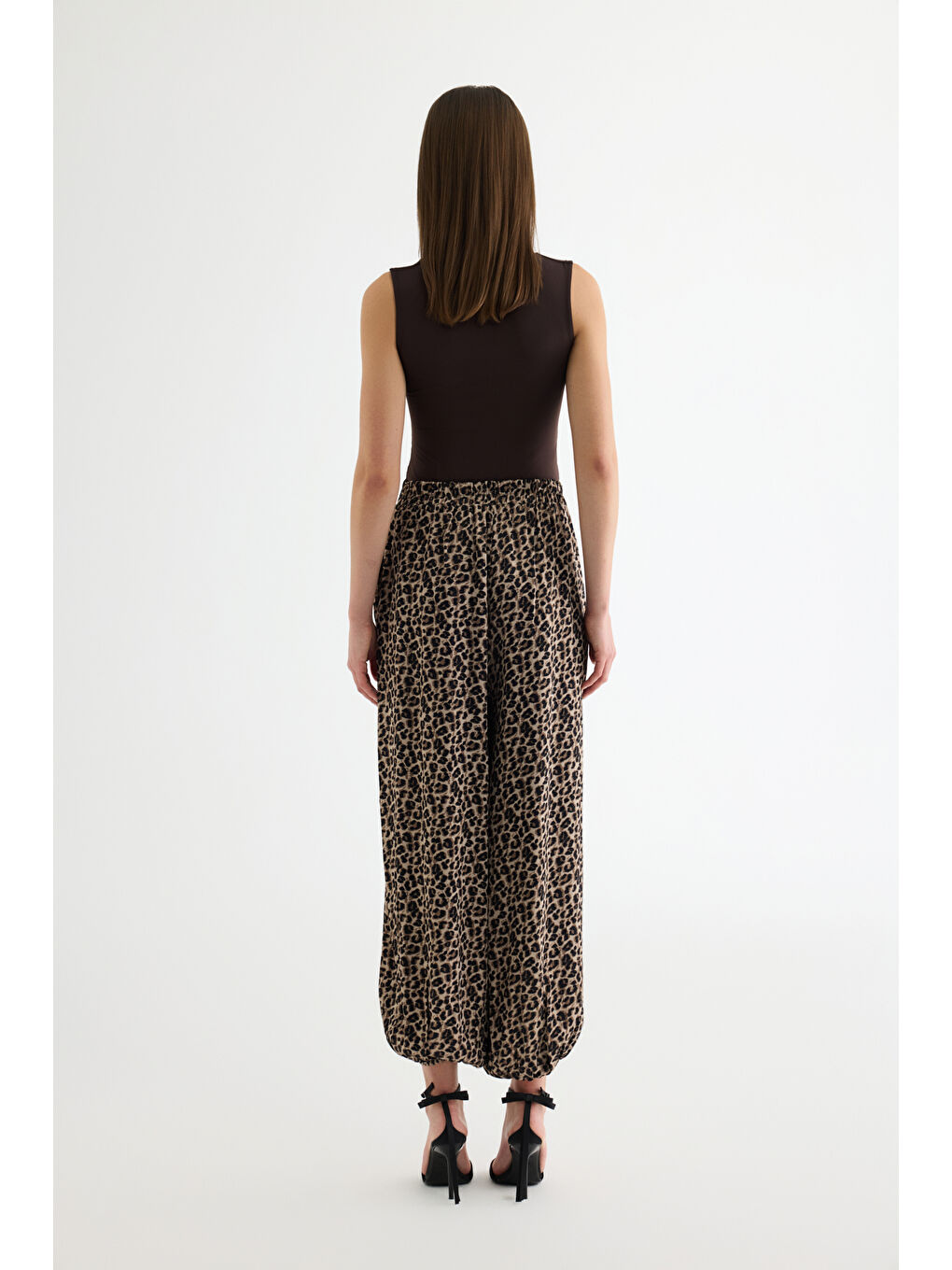 Leopar Desenli Saten Jogger Pantolon Kahverengi-4