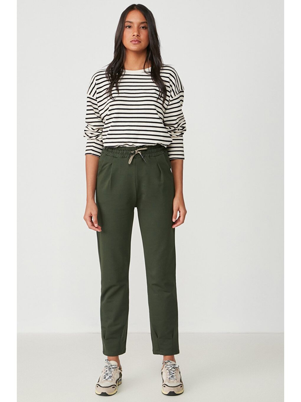 Bel Ve Paçası Pileli Eşofman Altı 742 Haki