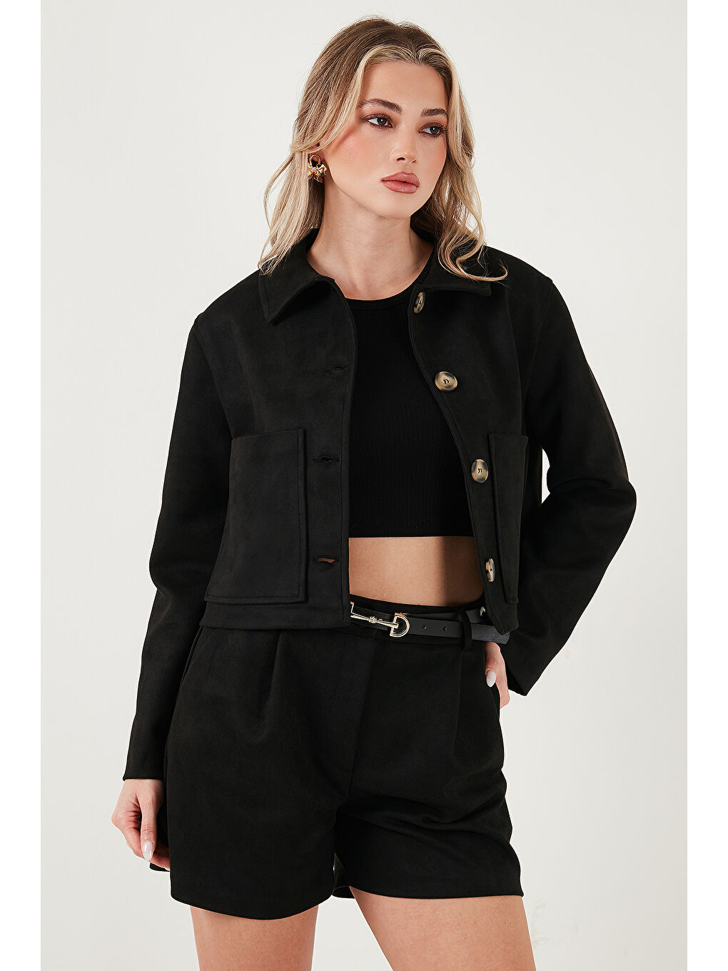 Siyah Regular Fit Klasik Yaka Süet Dokulu Cep Detaylı Kadın Ceket 6524992-3