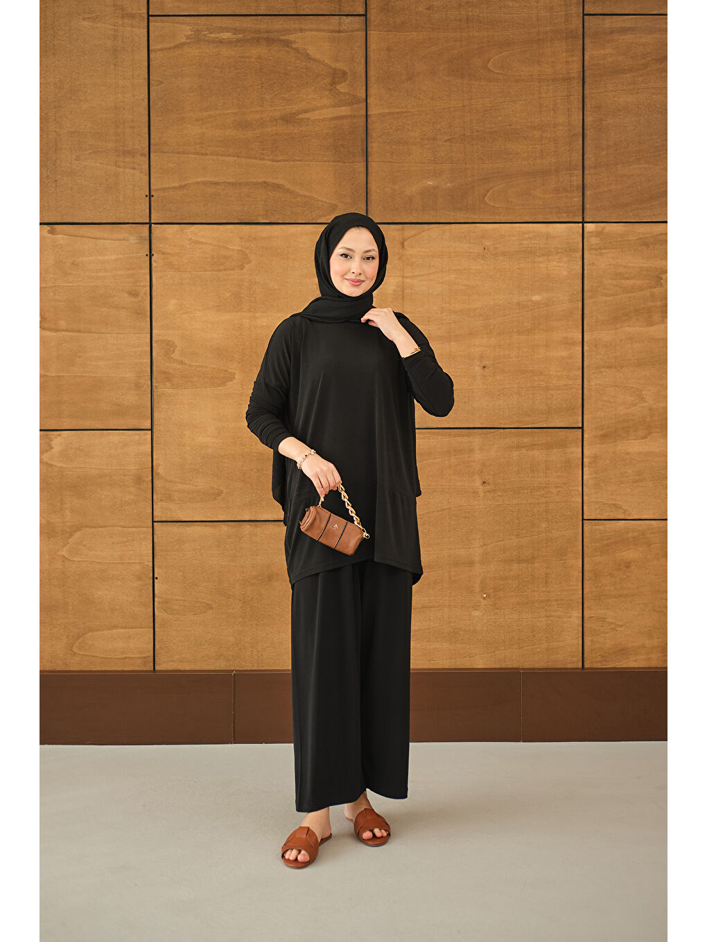 Kadın Dikiş Detay Yırtmaçlı Takım Siyah