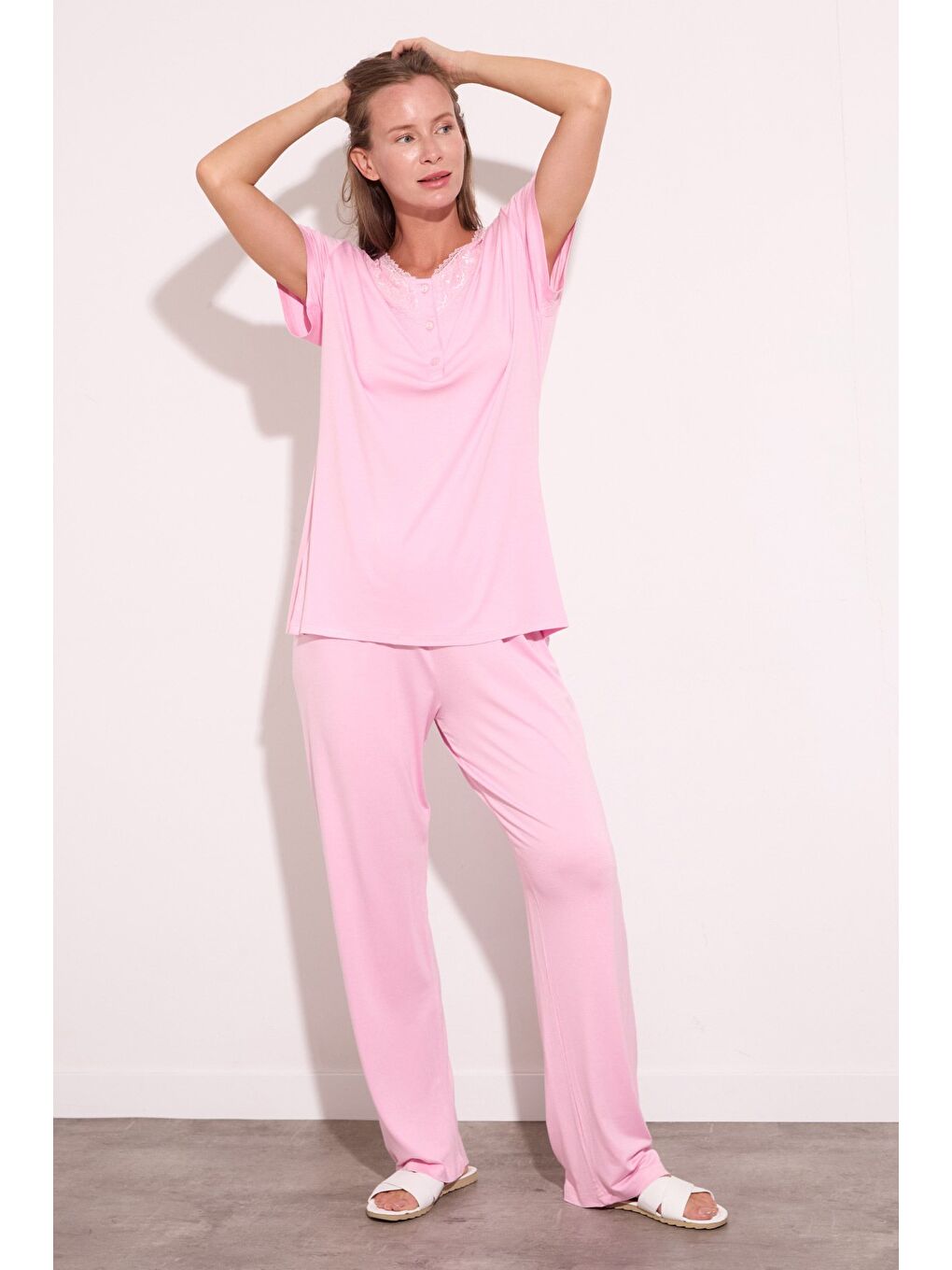 Pembe Yakası Dantel Detaylı Pijama Takımı-1