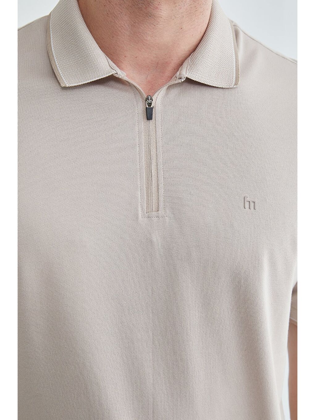 Bej Yarım Fermuarlı Polo Yaka Tişört-4